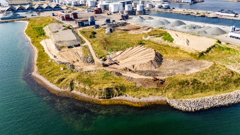 Entreprenr gr i gang med at anlgge 430 meter kaj i Aarhus